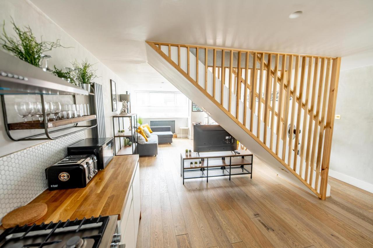 Entire Apartment In The Heart Of Brighton Lanes ภายนอก รูปภาพ